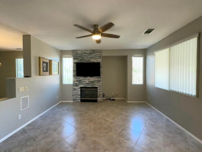 Building Photo - 47510 Stetson Ct