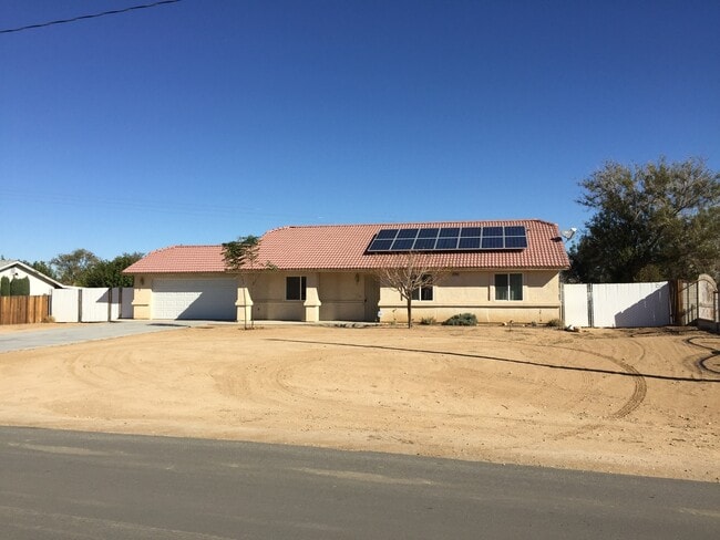 Primary Photo - SOLAR!!! 3 BEDROOM NEWER HOME SOUTH OF BEA...