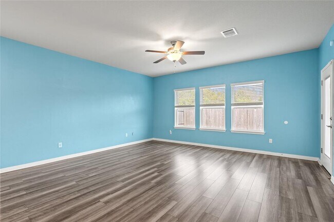 Building Photo - 204 Jordan Vly Dr