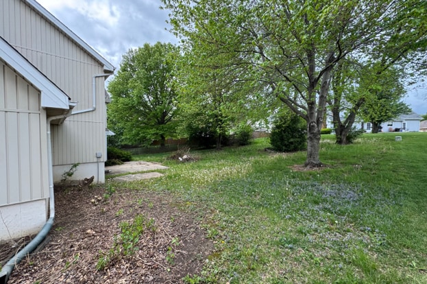 Building Photo - 7010 N Agnes Ave