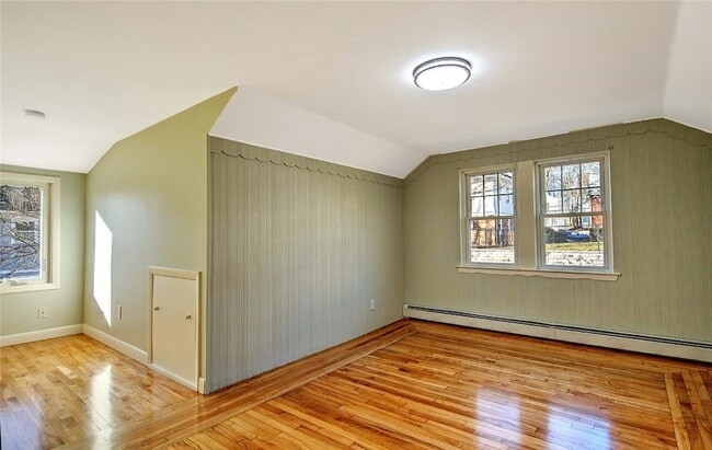 Building Photo - 66 Tyndall Ave