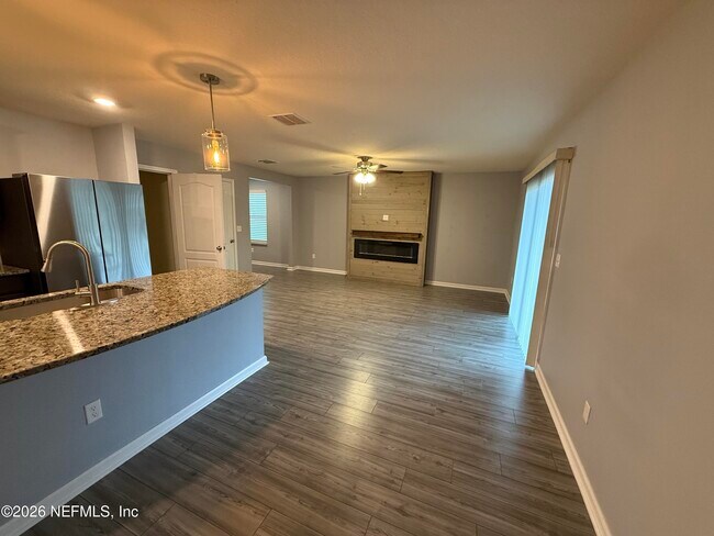 Building Photo - 8574 Newnan Lk Dr