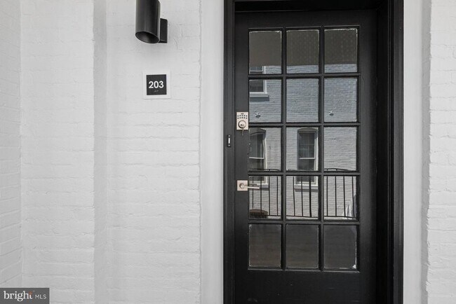 Building Photo - 207 S Patrick St