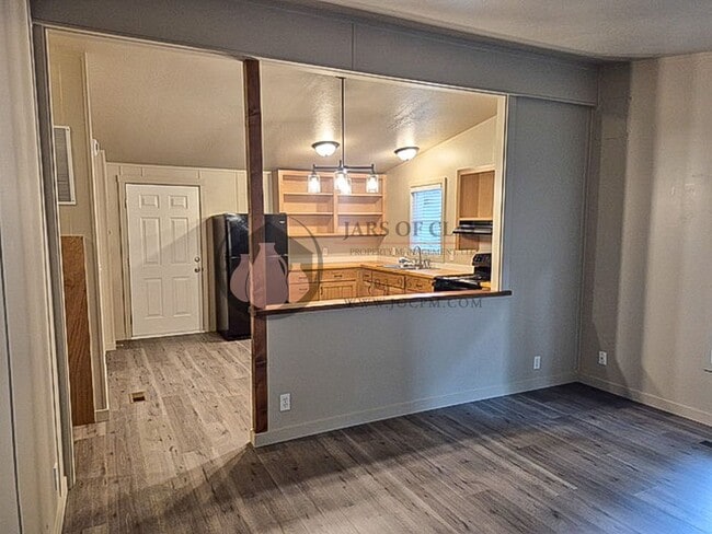Building Photo - Manufactured Home in Corvallis