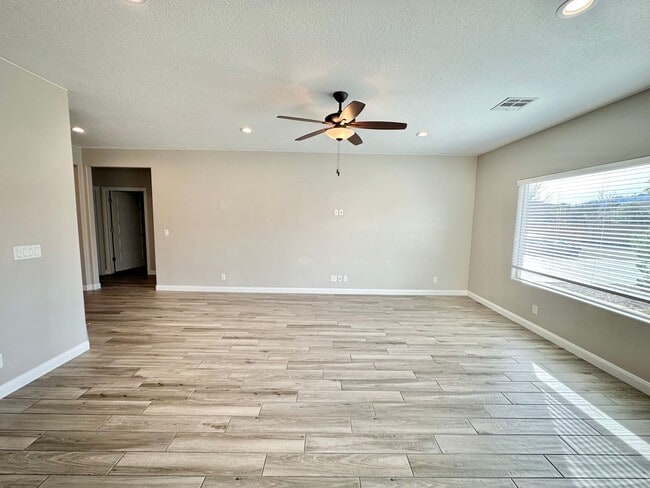 Building Photo - Red Mountain Jewel!  WITH SOLAR PANELS!!