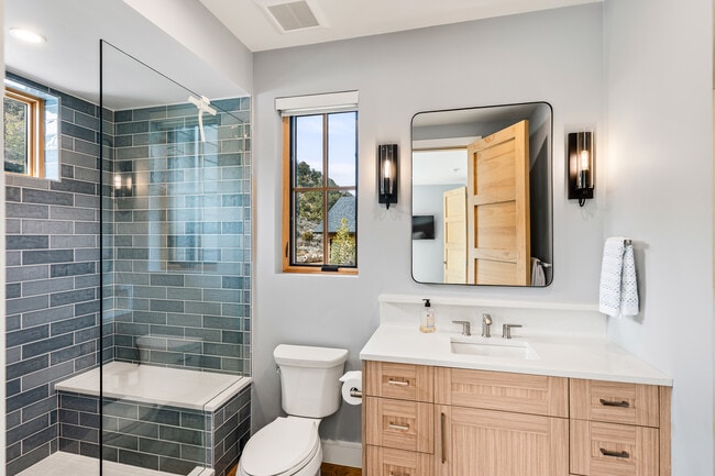 Building Photo - 117 Bowles Dr