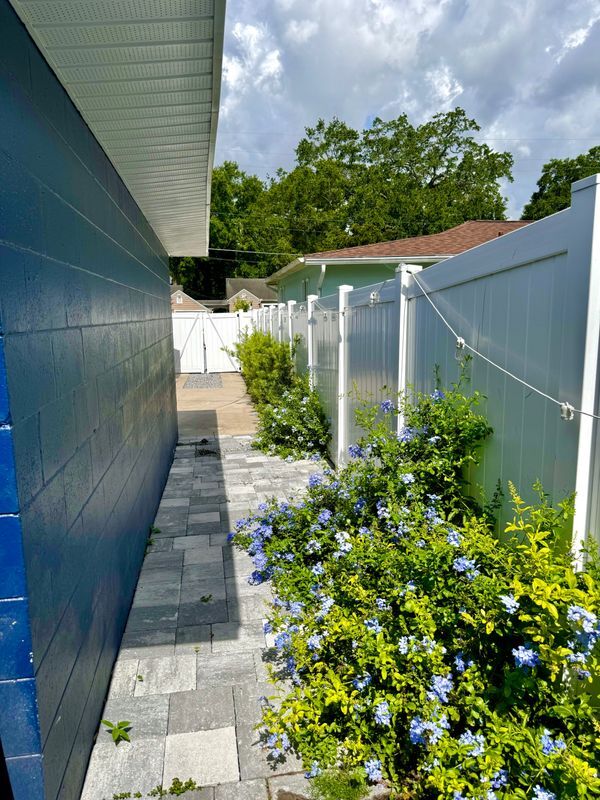 Building Photo - 115 N Hampton Ave