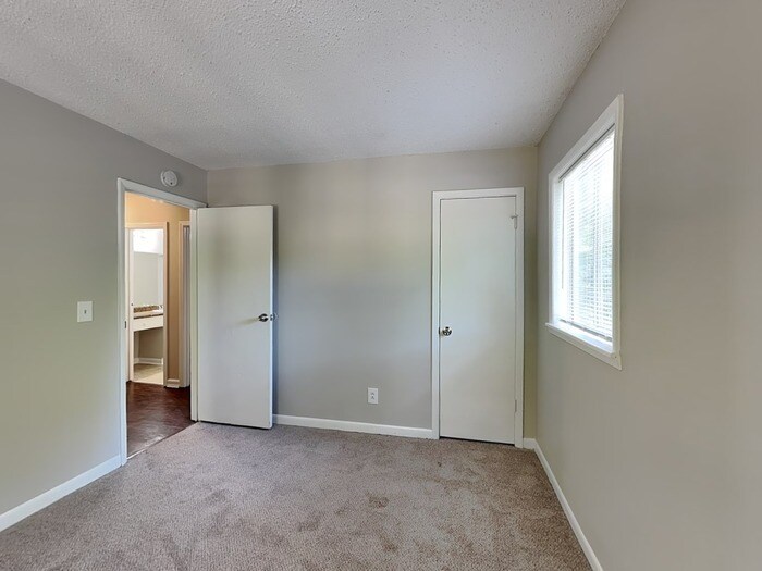 Building Photo - 1540 Walnut Ridge Ct