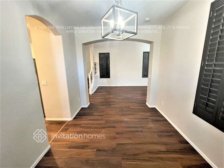 Building Photo - 1757 S Voyager Dr