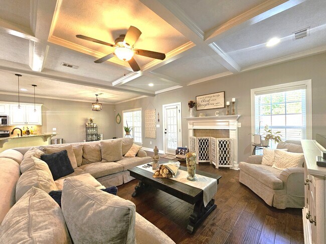 Building Photo - 821 Herrington Dr