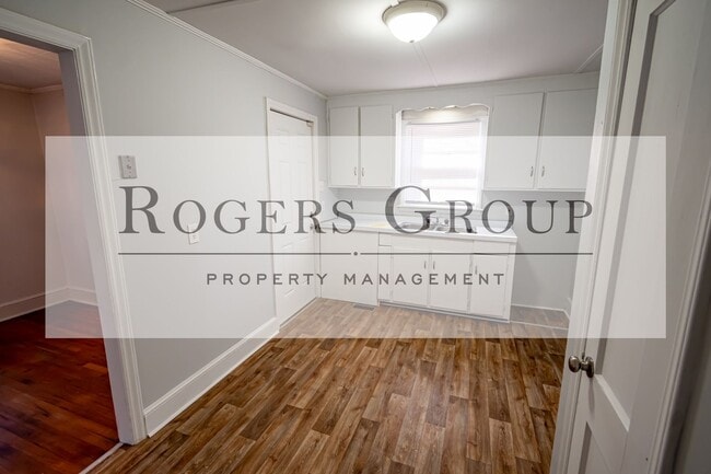 Building Photo - 1211 Parham St