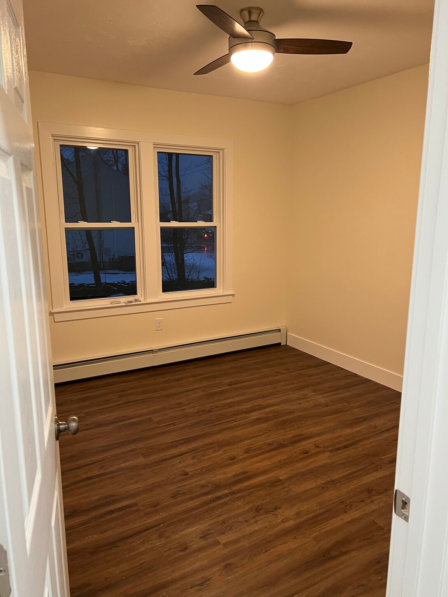 Building Photo - 10 Klebart Ave
