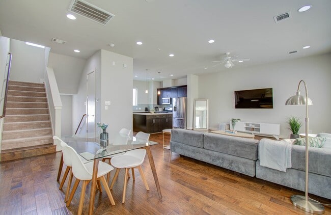 Building Photo - 509 Gregg St