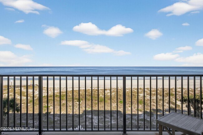 Building Photo - 601 1st St S