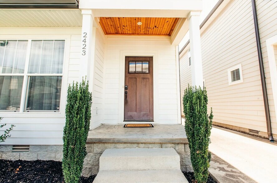 Building Photo - 2423 Elliott Ave