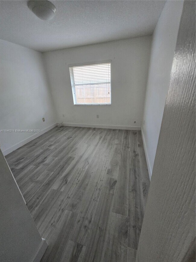 Building Photo - 14300 SW 152nd Pl