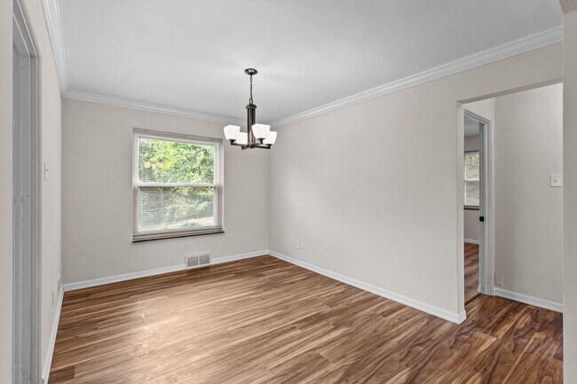 Building Photo - Charming University City Home in a Prime Location