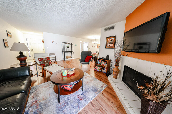 Building Photo - 9445 N 94th Pl