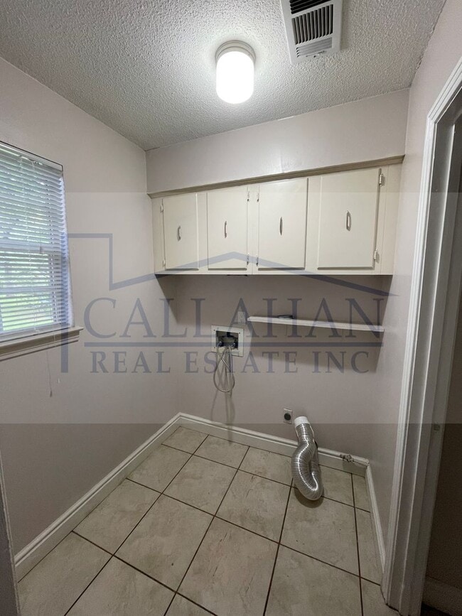 Building Photo - Sherwood 3 bedroom Home