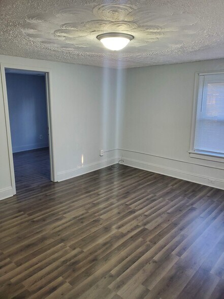 Building Photo - 1826 Ford Ave