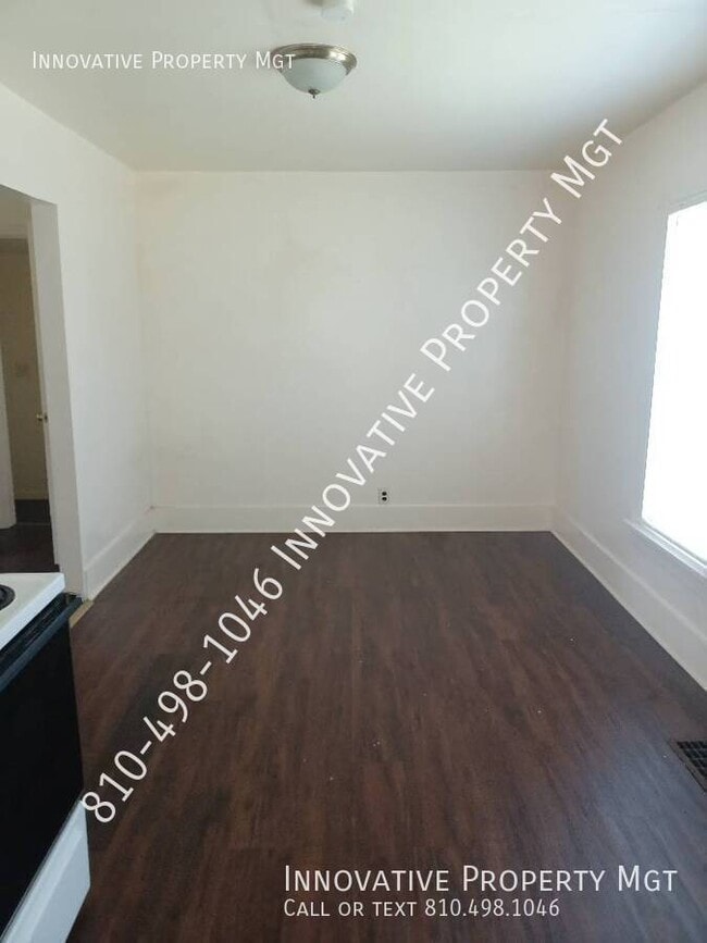 Building Photo - 3012 S Grand Traverse St