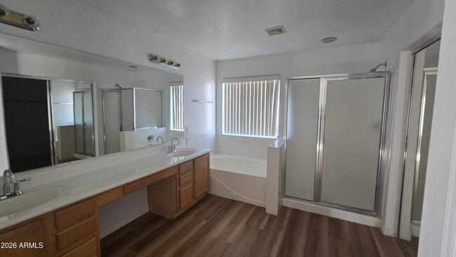 Building Photo - 1693 E Ebony Pl