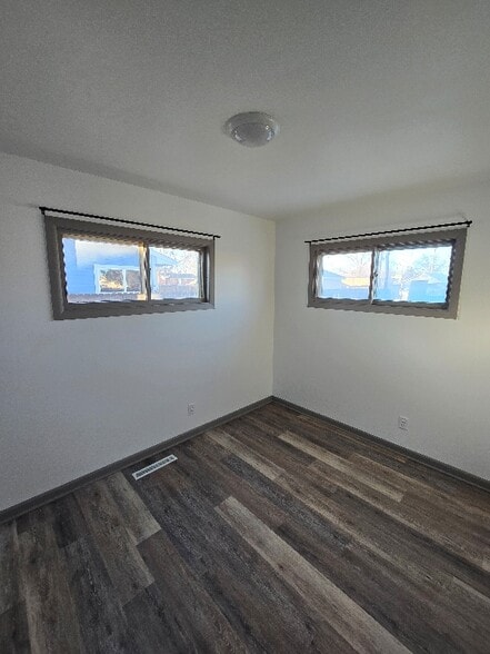 Building Photo - 2020 Mesa Ave