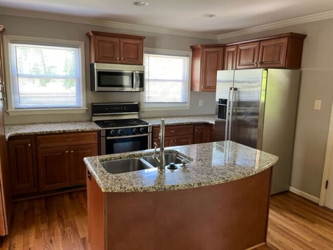 Building Photo - 1502 Lafayette Ct