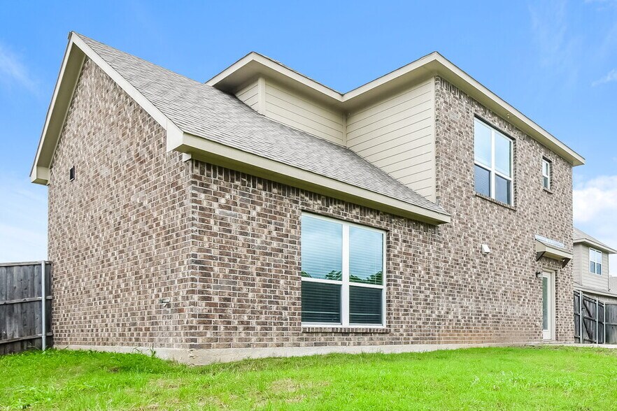 Building Photo - 236 Teakwood Dr