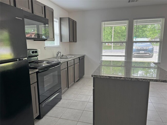 Building Photo - 26692 Pools Creek Dr