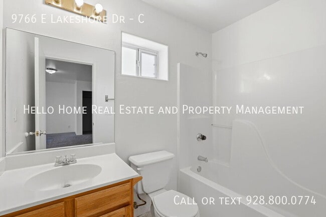 Building Photo - 9766 E Lakeshore Dr