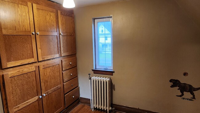 Building Photo - Four Bedroom Single Family home in Derreck...