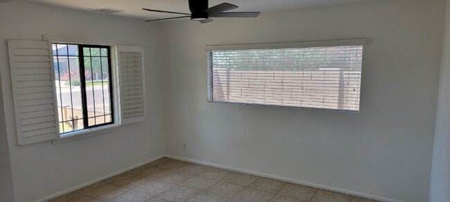 Building Photo - 8044 E Cambridge Ave