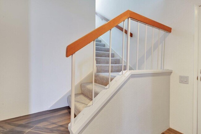 Building Photo - 73416 Irontree Dr