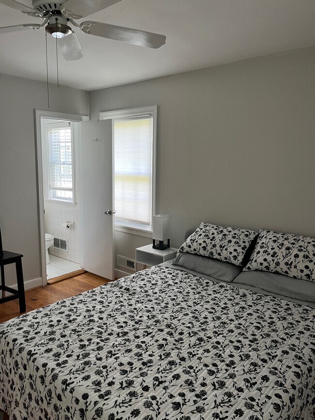 Building Photo - Warrenton