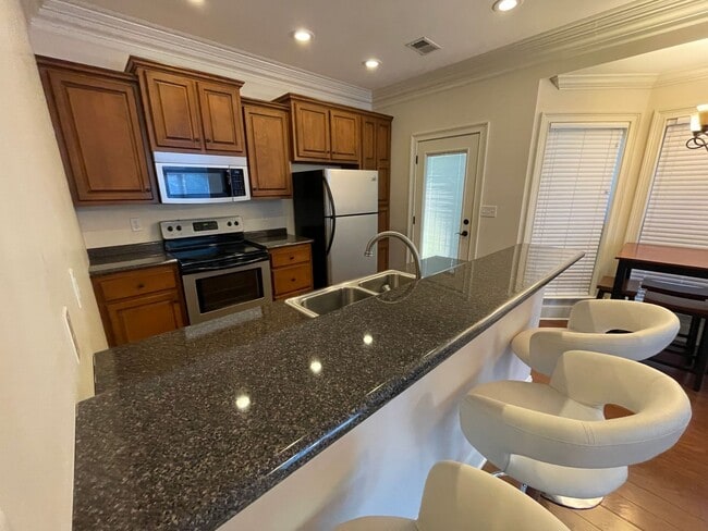 Building Photo - 3BR/3BA For Rent