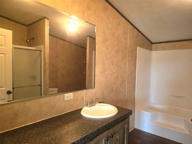 Building Photo - 795 Rd 5701