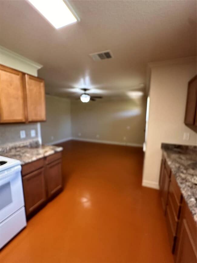 Building Photo - 803 Leifester Cir