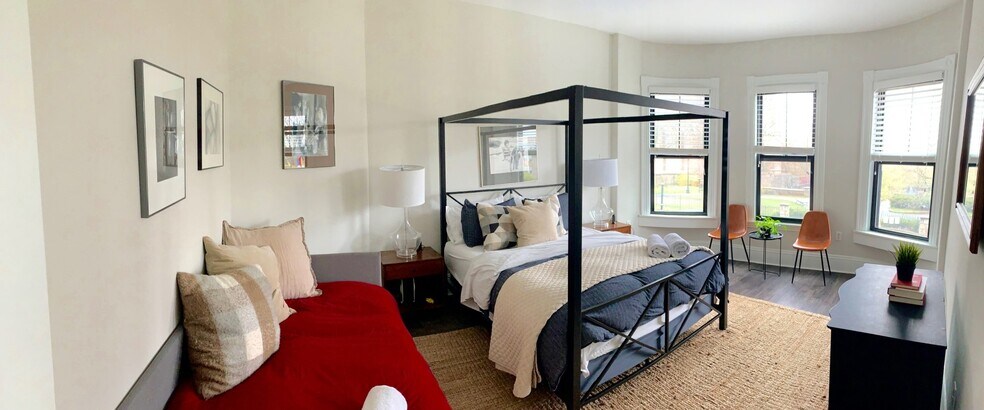 Building Photo - 1520 Tremont St