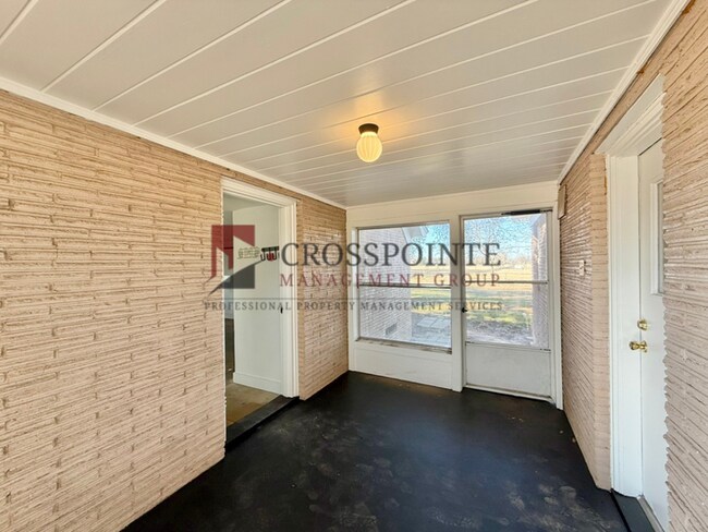 Building Photo - Charming 3 Bedroom, 2 Bathroom Home!