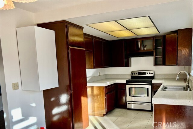 Building Photo - 2332 W 233rd St