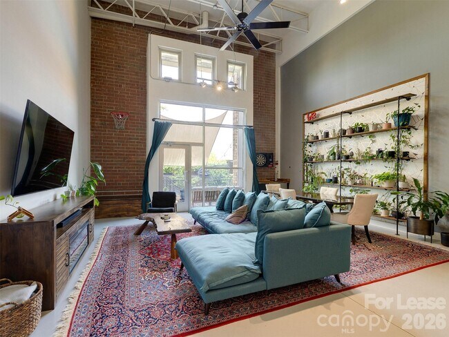 Building Photo - 935 Westmere Ave