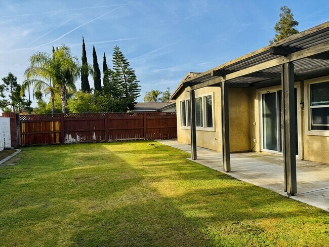 Building Photo - 1304 Torulosa Dr