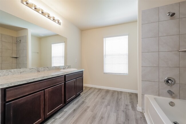 Building Photo - 4203 Silver Ranch Rd