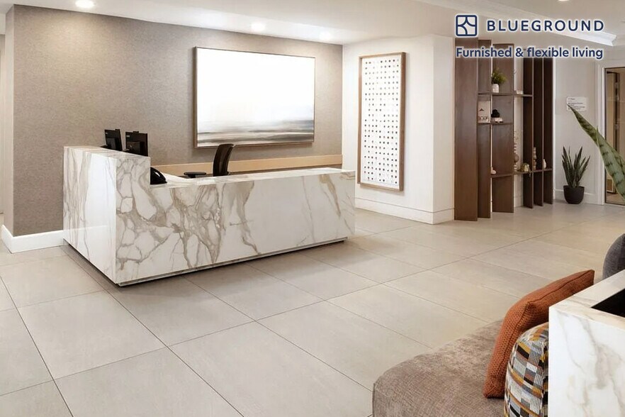 Building Photo - 160 Boylston St