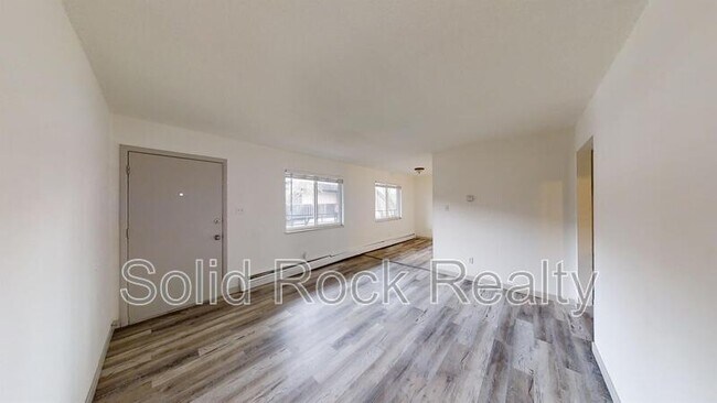 Building Photo - 1411 S Corona Ave
