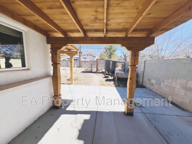 Building Photo - 1208 Alcazar St NE