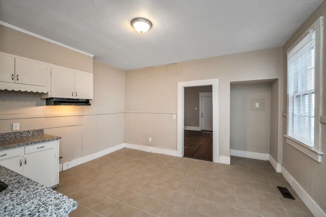 Building Photo - Spacious 2-Bedroom Duplex in Talladega – M...