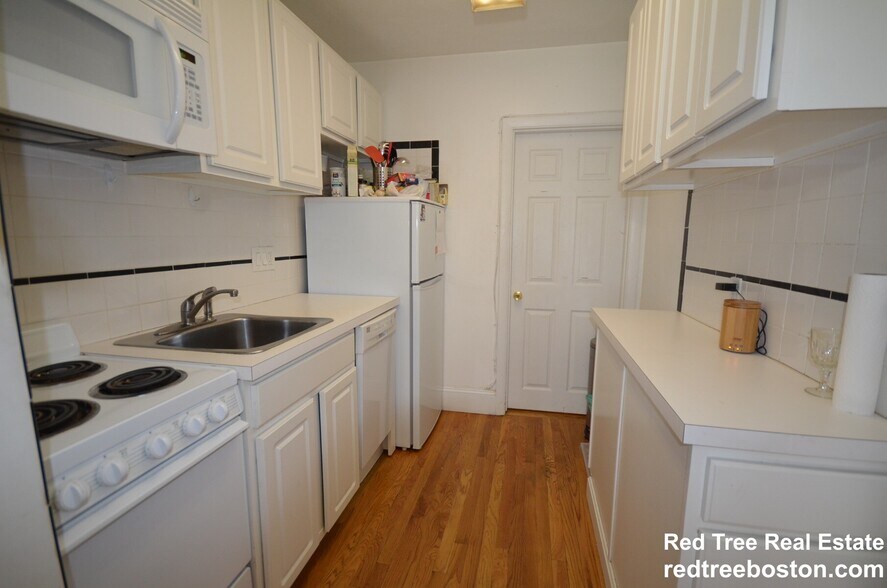 Building Photo - 35 Westland Ave