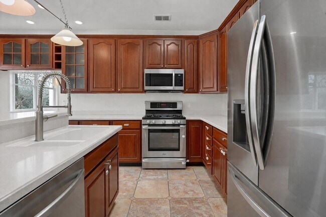 Building Photo - 354 Oswego Ct